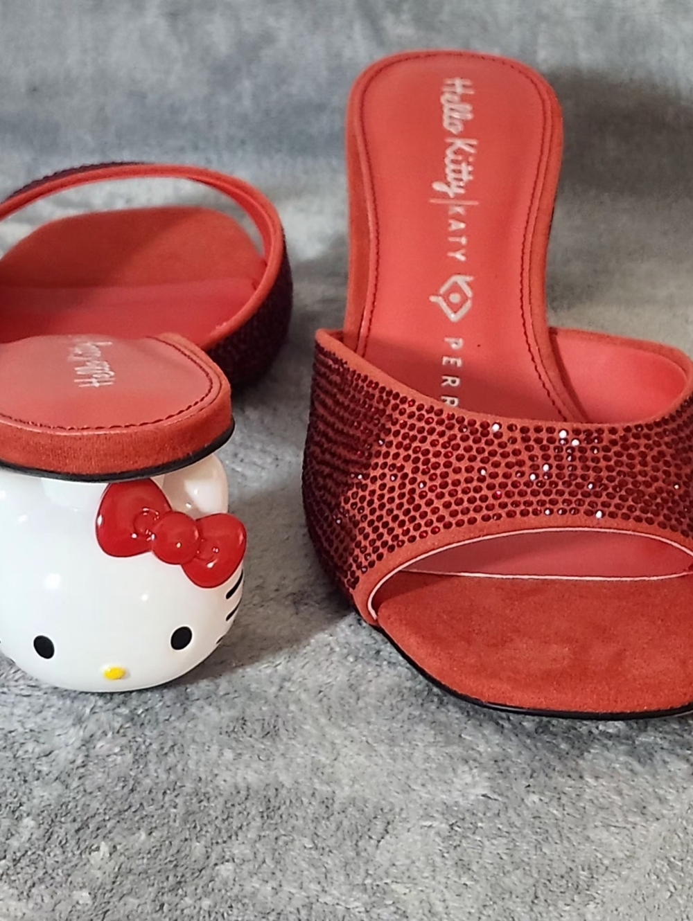 Katy Perry Collections x Hello Kitty 50th Anniversary Slide Mule Sandals Size:9